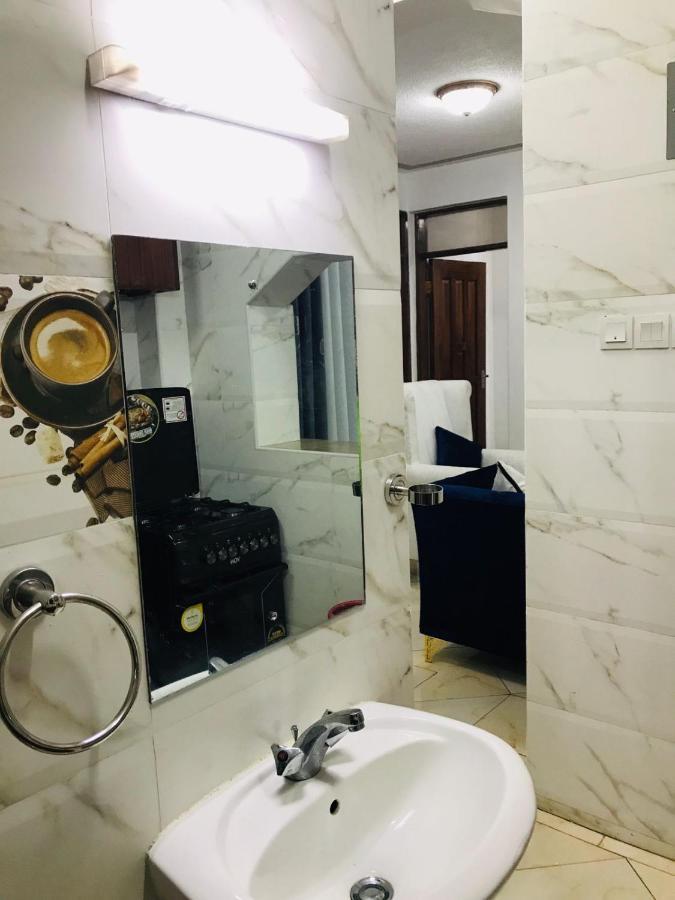 Lux Suites Bamburi Furnished Apartments Buitenkant foto