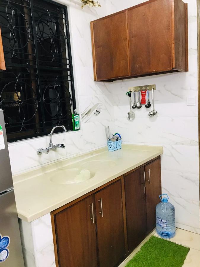 Lux Suites Bamburi Furnished Apartments Buitenkant foto