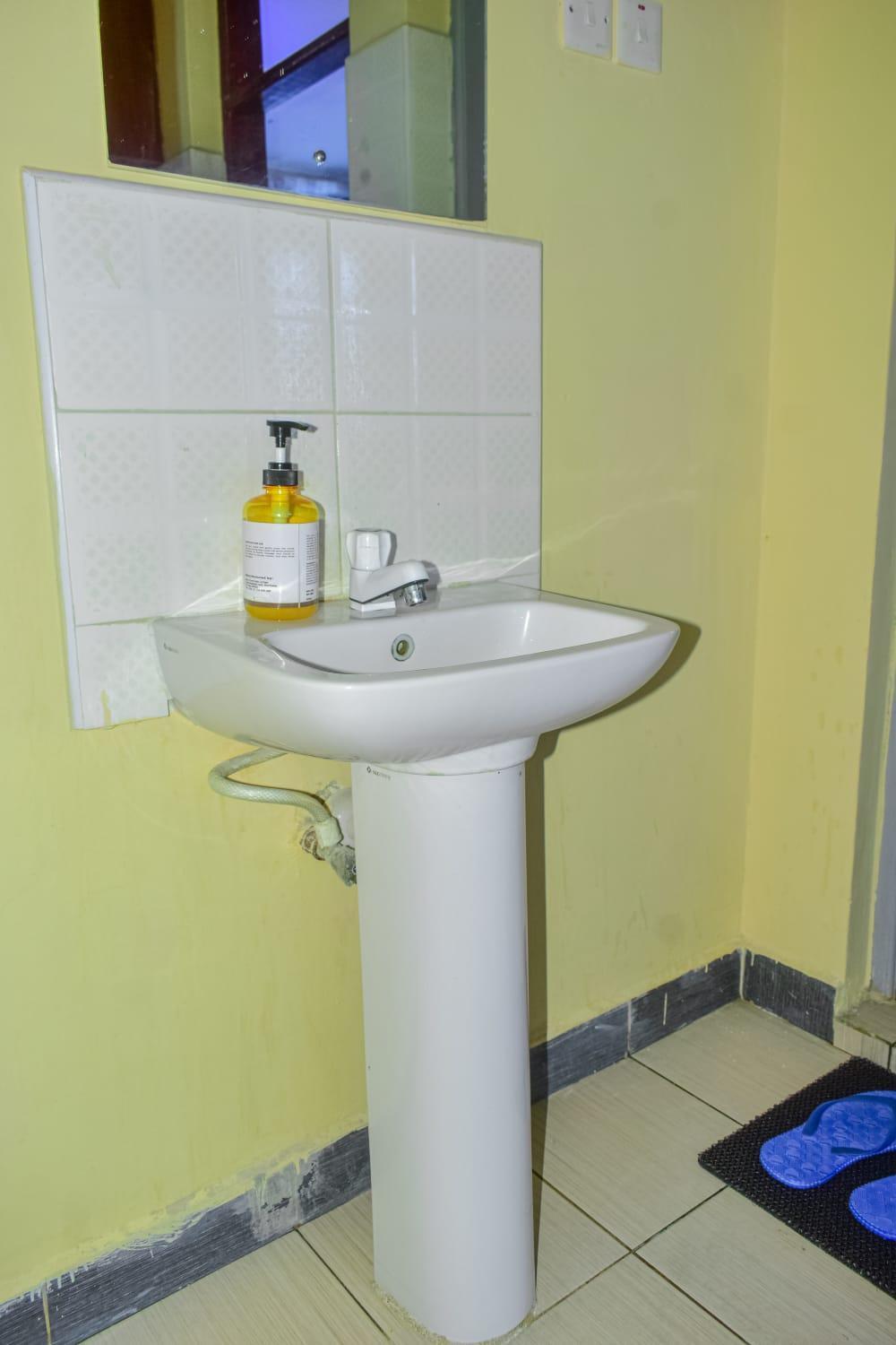Lux Suites Bamburi Furnished Apartments Buitenkant foto