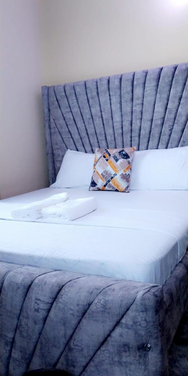 Lux Suites Bamburi Furnished Apartments Buitenkant foto